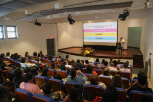 Personas asisten durante el lanzamiento del Festival Internacional de Cine Ícaro 2025 este miércoles en la Ciudad de Guatemala (Guatemala). EFE/ Mariano Macz.