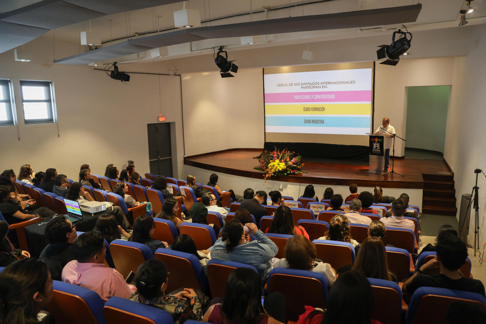 Personas asisten durante el lanzamiento del Festival Internacional de Cine Ícaro 2025 este miércoles en la Ciudad de Guatemala (Guatemala). EFE/ Mariano Macz.