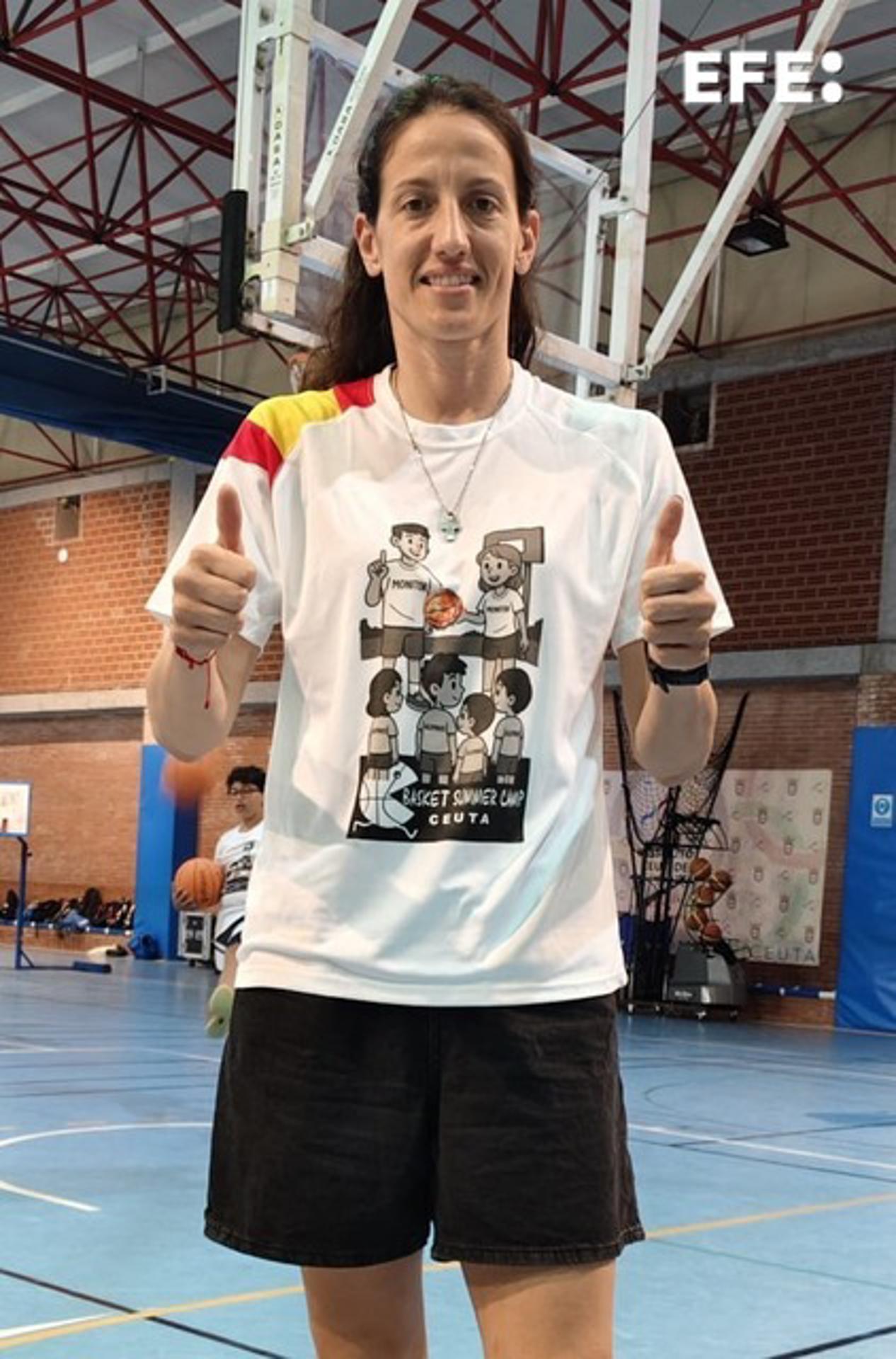 CEUTA, 02/07/2025.-La exjugadora internacional María Pina, alero en clubes como el Valencia Basket o el Perfumerías Avenida Salamanca, considera que la liga española "sigue siendo de las mejores del mundo", lo cual se refleja en contar con una selección "siempre muy potente". En una entrevista concedida a la Agencia EFE en Ceuta, María Pina Tolosa (Valencia, 1987), que compitió durante veinte años, afirma que la liga española goza de una salud "excelente" al entender que "cada vez se va profesionalizando más, los clubes están haciendo un gran trabajo para que sus canteras se desarrollen y el talento español está aflorando".-EFE/ Rafael Peña
