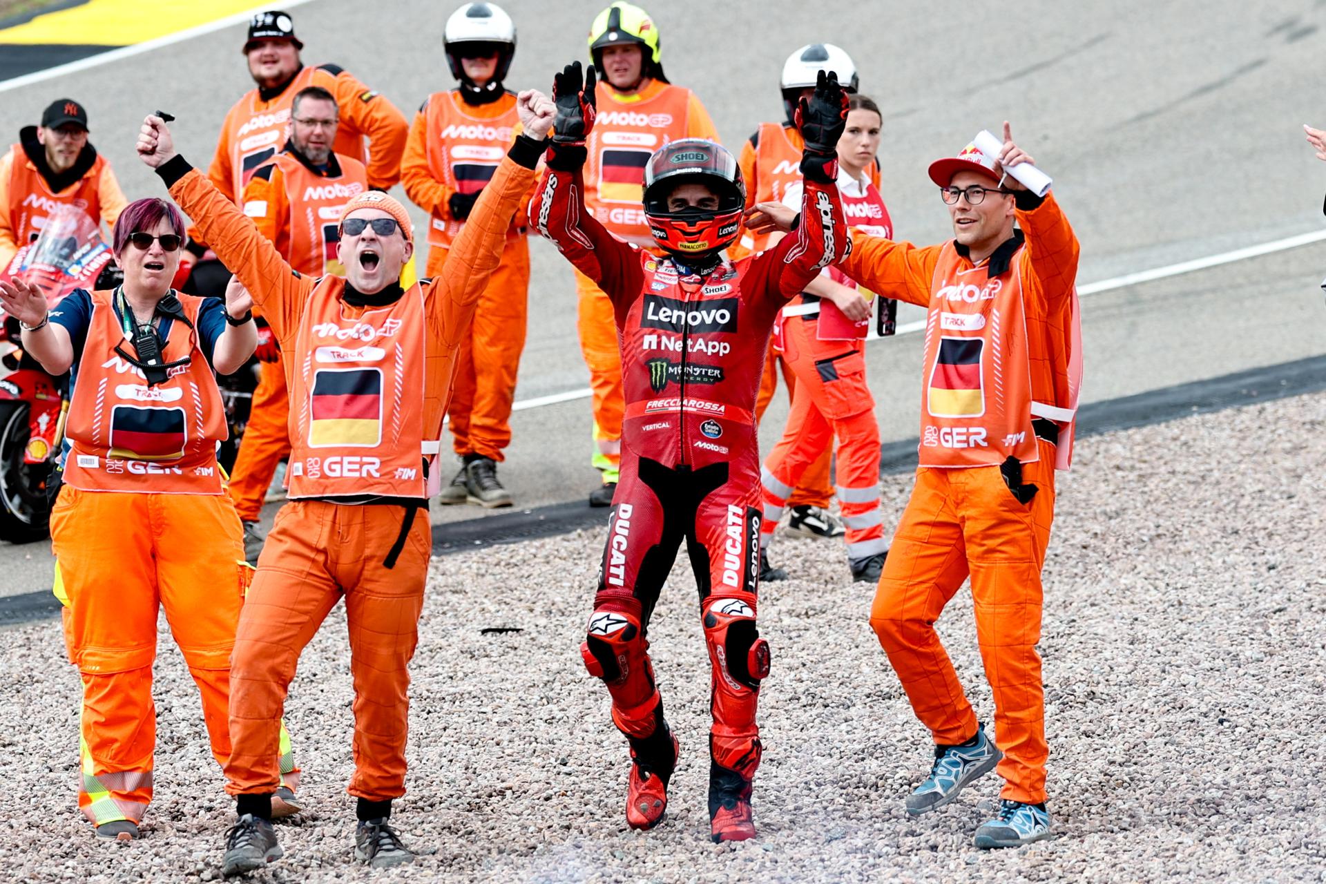 El español Marc Márquez (Ducati Desmosedici GP25) en Alemania, en el circuito de Sachsenring. EFE/EPA/FILIP SINGER