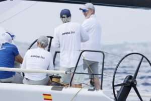 Felipe VI a bordo del Aifos el pasado día 27. EFE/Ballesteros