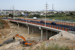 GRAFCVA8476. PICANYA (VALENCIA), 04/07/2025.- Vista general del nuevo puente de la CV-33 sobre el barranco del Poyo que ha sido abierto al tráfico tras la dana del 29 de octubre. EFE/Biel Aliño