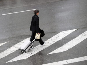 Un juzgado ordena cerrar 10 pisos turísticos en Madrid para proteger a familia con niños. EFE/ J.L.Cereijido