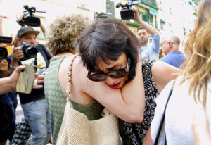Juana Rivas a su llegada al punto de encuentro fijado para la entrega de su hijo menor el martes. EFE/ Pepe Torres