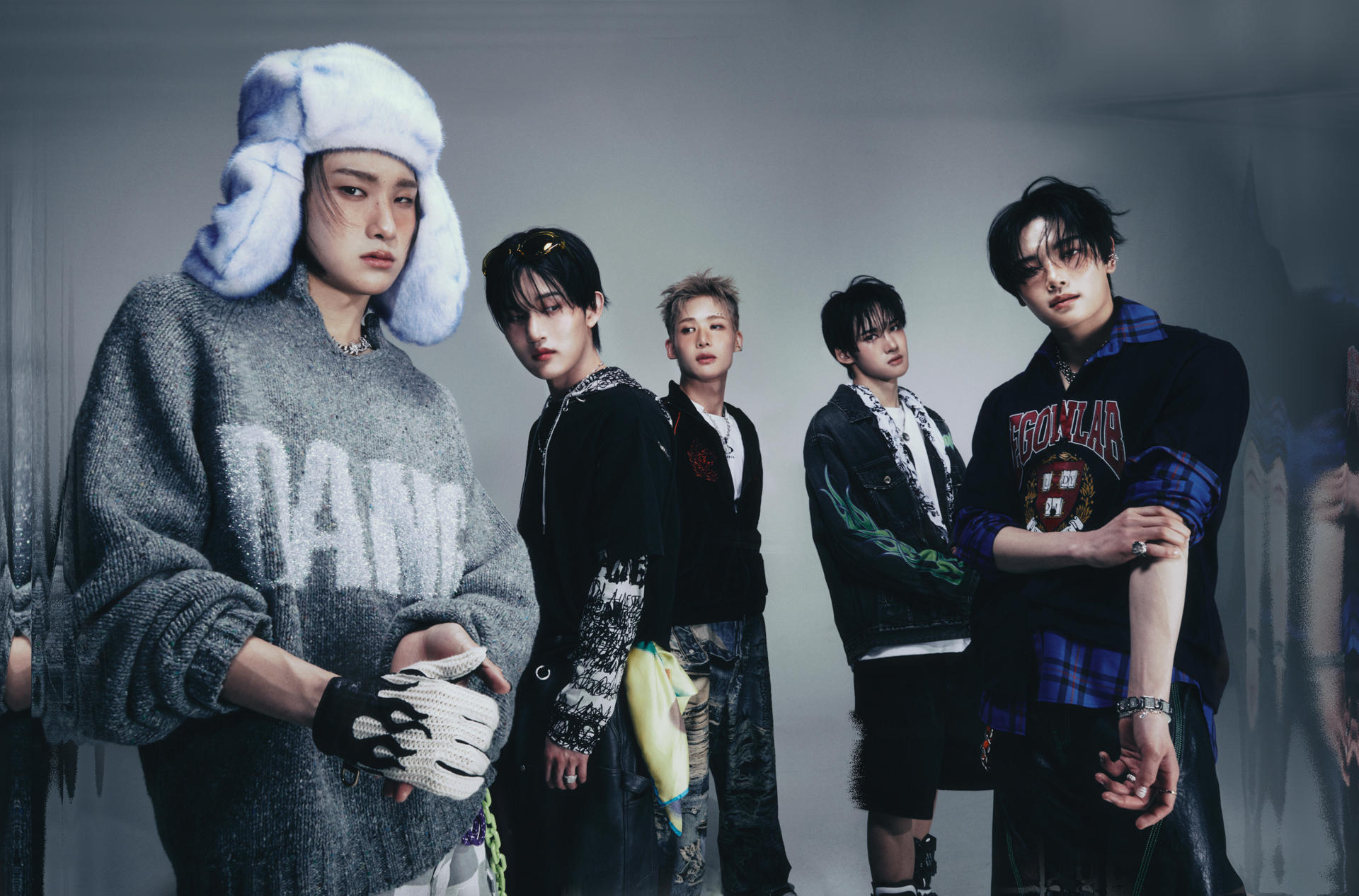 Los desertores norcoreanos Seok y Hyuk debutaron recientemente en la emblemática industria musical surcoreana con la banda de K-pop 1VERSE, y en una entrevista a EFE relatan cómo pasaron del aislamiento y la opresión en el Norte a perseguir su sueño en el país vecino. EFE/ Singing Beetle SOLO USO EDITORIAL/SOLO DISPONIBLE PARA ILUSTRAR LA NOTICIA QUE ACOMPAÑA (CRÉDITO OBLIGATORIO)