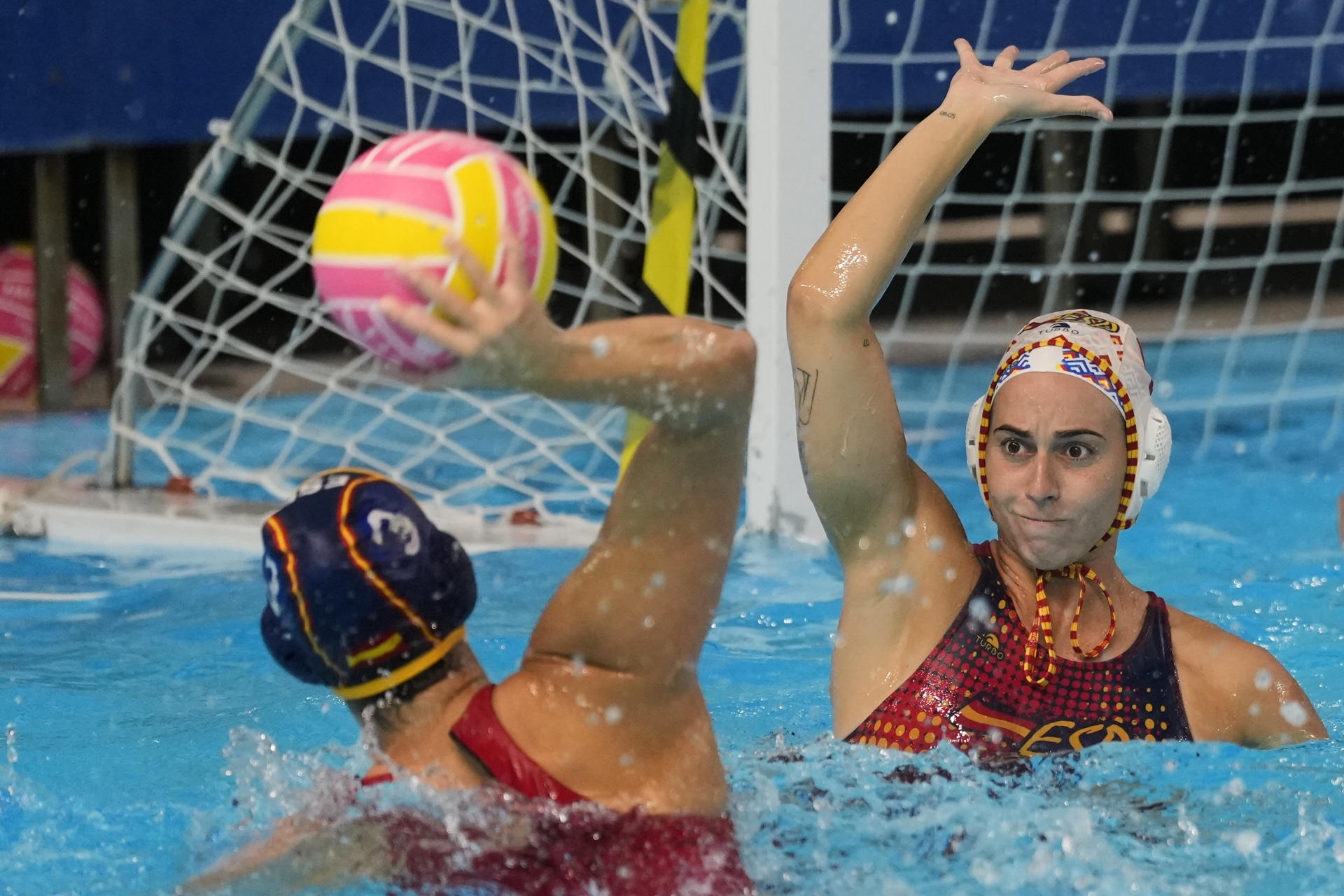 La waterpolista Beatriz Ortiz, considerada la mejor jugadora del mundo en 2024, durante el entrenamiento abierto a los medios en el CAR de Sant Cugat, en la antesala al Mundial de Singapur que arranca el próximo 11 de julio y tras el cual concedió una entrevista a la agencia EFE. EFE/Alejandro García