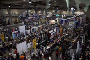 Personas disfrazadas asisten a la Comic-Con Internacional en San Diego, California, EE. UU., el 25 de julio de 2025. EFE/EPA/ALLISON DINNER
//////////
SAN DIEGO (United States), 25/07/2025.- People in cosplay attend Comic-Con International in San Diego, California, USA, 25 July 2025. San Diego Comic-Con International is a comics arts conference held from 24-27 July 2025. EFE/EPA/ALLISON DINNER