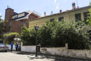 Vista de la fachada de Velintonia, la casa de Vicente Aleixandre en Madrid, en una imagen de archivo. EFE/ Gema García