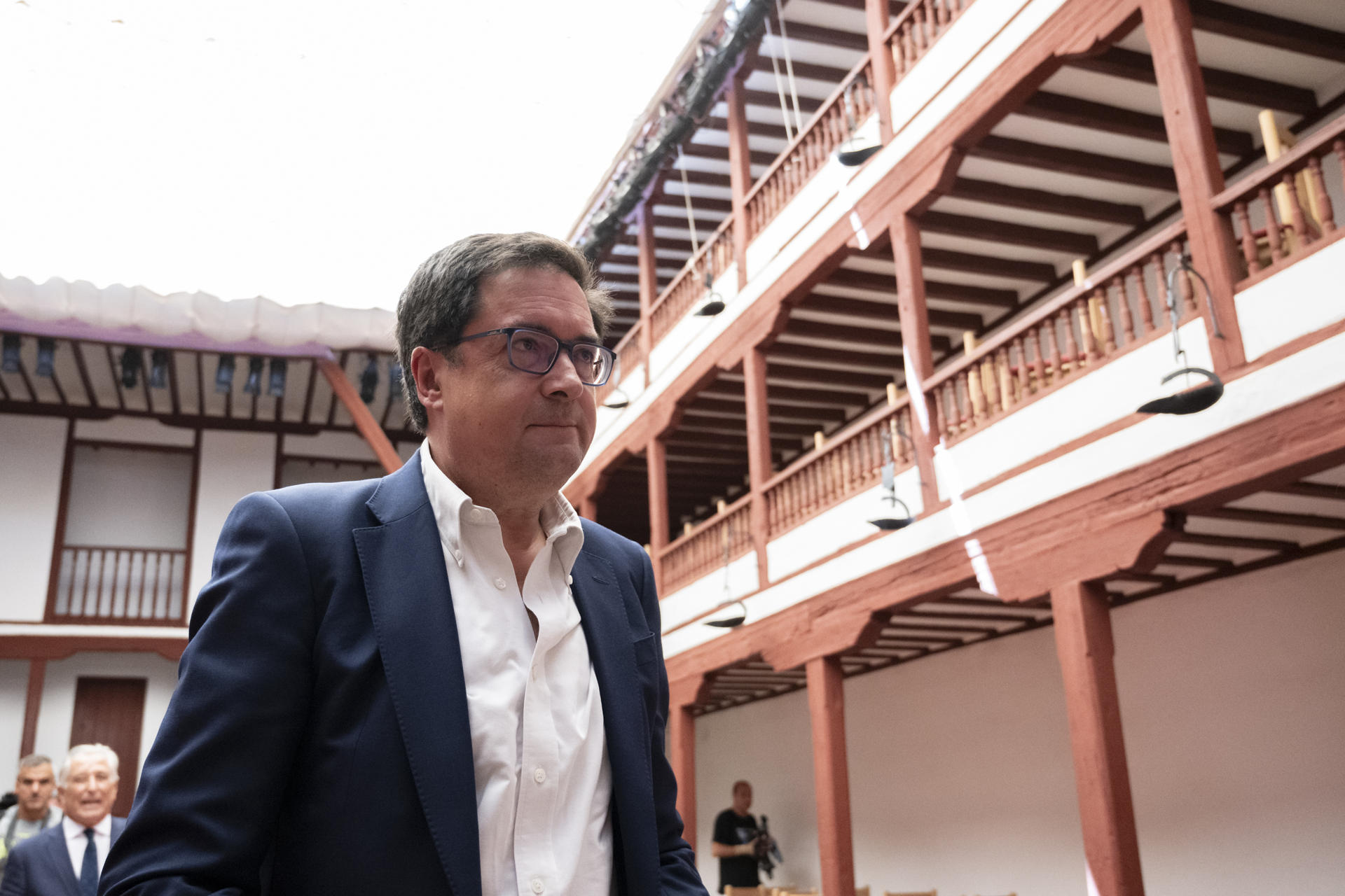 El ministro para la Transformación Digital y de la Función Pública, Óscar López visita este jueves el Corral de Comedias de Almagro durante la celebración de la 48 edición del Festival Internacional de Teatro Clásico de Almagro. EFE/Jesús Monroy