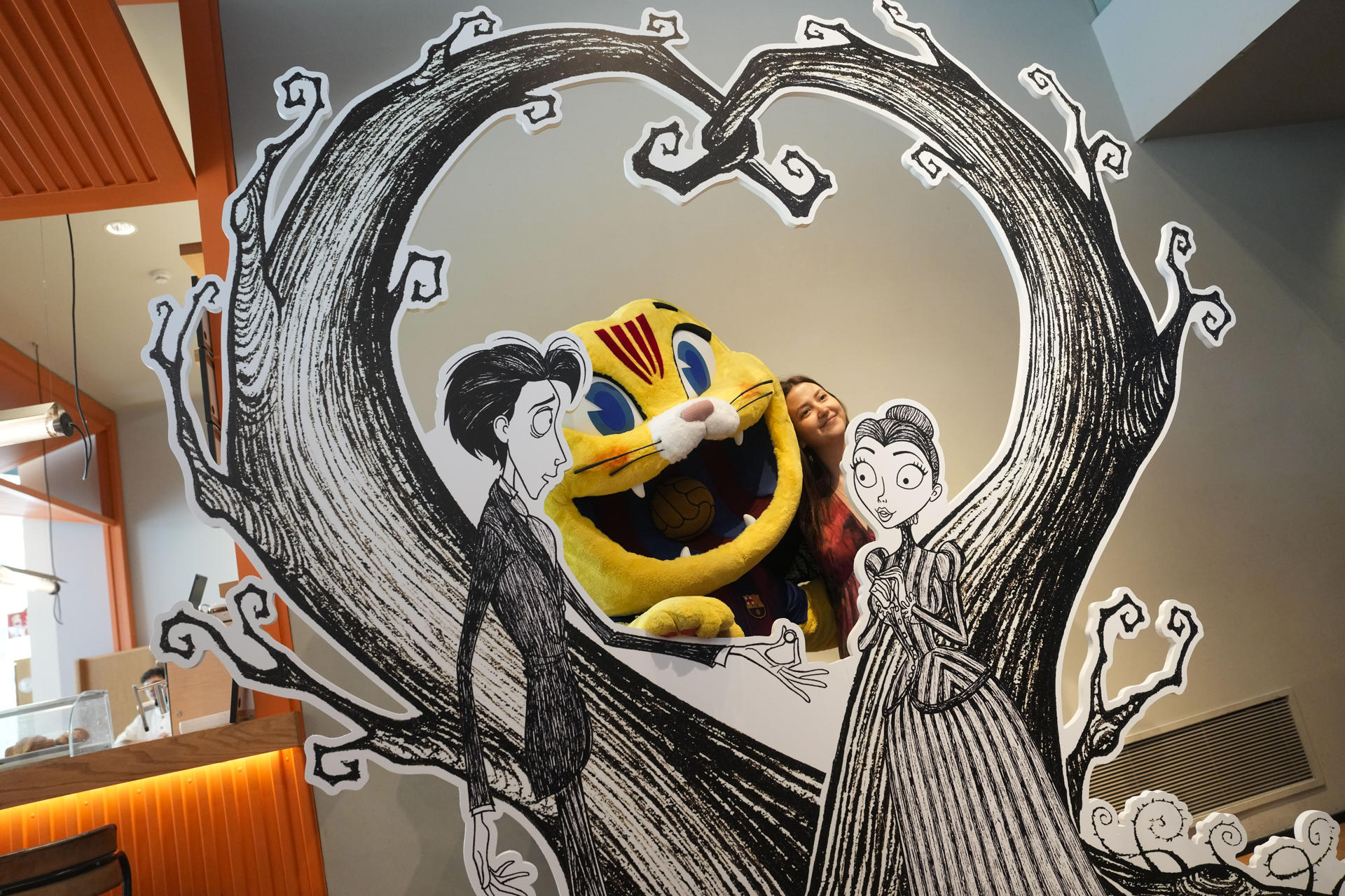 El estudio de animación Grangel, fundado en Barcelona hace 40 años, ha presentado este martes en Casa Seat de Barcelona la exposición Creando Personajes de Cine, en la que se muestran obras y dibujos para unas 30 producciones diseñadas para directores y productores como Tim Burton, Guillermo del Toro, Steven Spielberg, Ridley Scott o Jeffrey Katzenberg.EFE/ Enric Fontcuberta