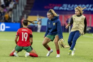 La selección portuguesa logró empatar por 1-1 ante Italia con un gol en el minuto 89 de Diana Gomes (en la imagen) y permitió a España clasificarse matemáticamente para los cuartos de final de la Eurocopa que se disputa en Suiza. EFE/EPA/SALVATORE DI NOLFI EDITORIAL USE ONLY