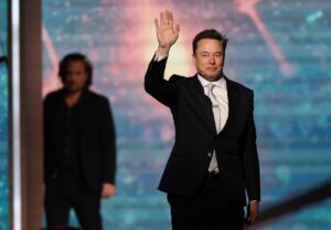 Elon Musk, director ejecutivo de SpaceX y xAI, asiste a un panel en el Foro de Inversión Saudí-Estadounidense en Riad, Arabia Saudí, el 13 de mayo de 2025. EFE/EPA/Ali Haider
