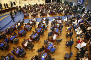 Fotografía de archivo en donde se ve una sesión plenaria en el Congreso de El Salvador. EFE/Rodrigo Sura