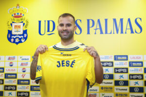 La Unión Deportiva Las Palmas presenta este sábado al exdelantero del Real Madrid y el París Saint Germain Jesé Rodríguez, que regresa a su isla natal para abrir una tercera etapa en el club. EFE/ Ángel Medina G.