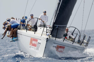 Felipe VI a bordo del Aifos durante la primera jornada de la 43 Copa del Rey Mapfre de vela en aguas de la bahía de Palma. EFE/Ballesteros