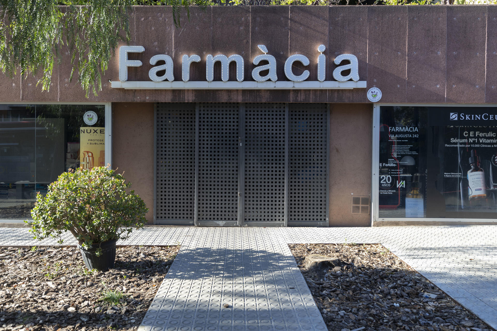 Imagen de archivo ( 28/04/2025) Vista de una Farmacia en Barcelona.
EFE/Marta Pérez