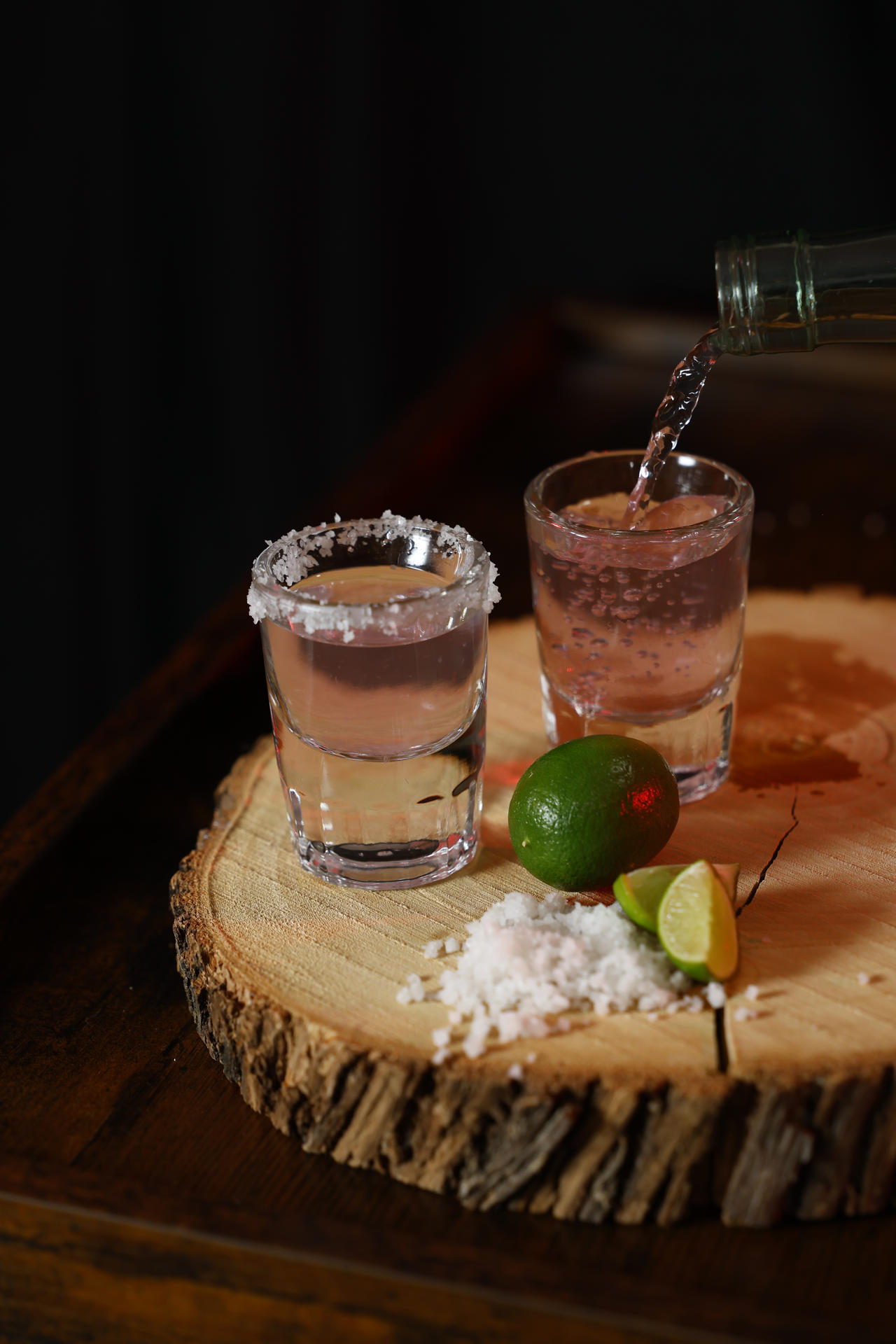 Fotografía de bebidas preparadas con 'tequila rosado' este jueves, en Guadalajara (México). EFE/ Francisco Guasco