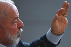 El presidente de Brasil, Luiz Inácio Lula da Silva, este martes, en el Palacio del Planalto en Brasilia (Brasil). EFE/Andre Borges