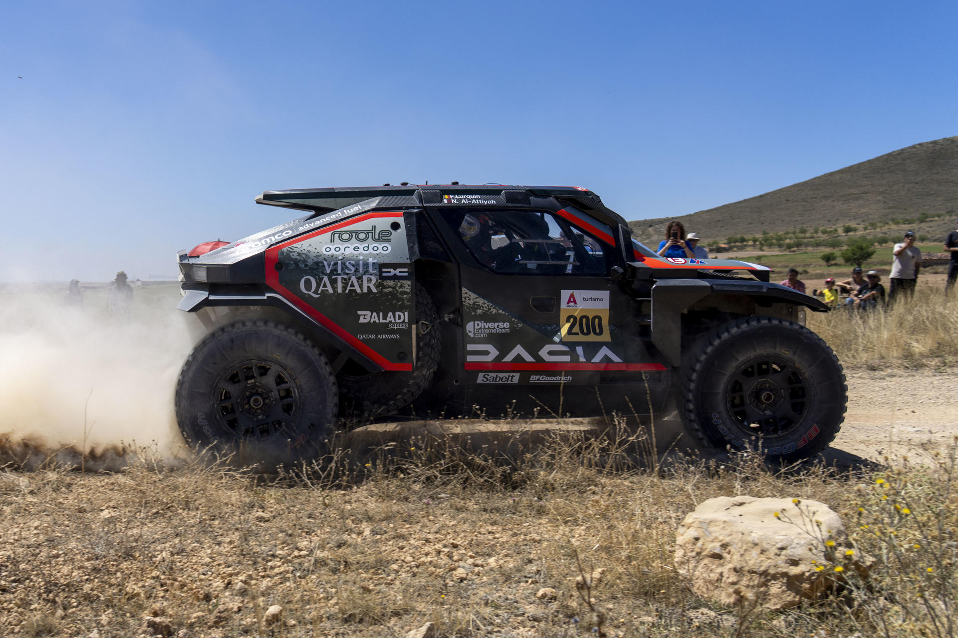 El piloto catari Nasser Al Attiyah este sábado durante la primera etapa de la Baja Aragón 2025, en Teruel (Aragón). EFE/ Antonio García