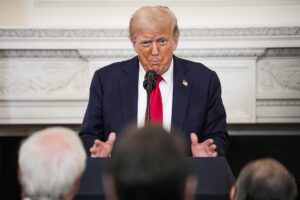 El presidente de EE. UU., Donald Trump, este lunes en la Casa Blanca. EFE/EPA/YURI GRIPAS / POOL