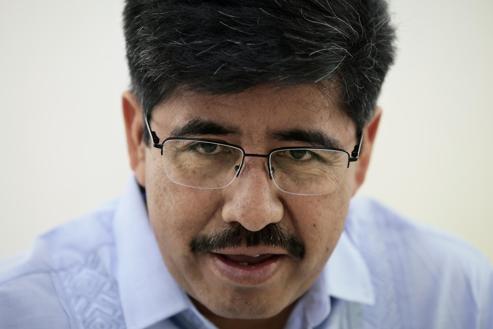 El próximo presidente de la Suprema Corte de Justicia de la Nación (SCJN), Hugo Aguilar Ortiz, habla en una entrevista con EFE este lunes, en Ciudad de México (México). EFE/ José Méndez