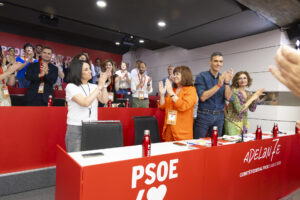 (i-d) La nueva secretaria de Organización, Rebeca Torró, la presidenta del PSOE, Cristina Narbona, el presidente del Gobierno y secretario general del partido, Pedro Sánchez, y la vicepresidenta primera y ministra de Hacienda, María Jesús Montero, durante el Comité Federal del partido este sábado, en la sede del partido en la madrileña calle de Ferraz. EFE/ Eva Ercolanese PSOE SOLO USO EDITORIAL SOLO DISPONIBLE PARA ILUSTRAR LA NOTICIA QUE ACOMPAÑA (CRÉDITO OBLIGATORIO)