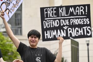 Fotografía de una protesta para exigir la liberación del salvadoreño Kilmar Abrego García. EFE/John Amis