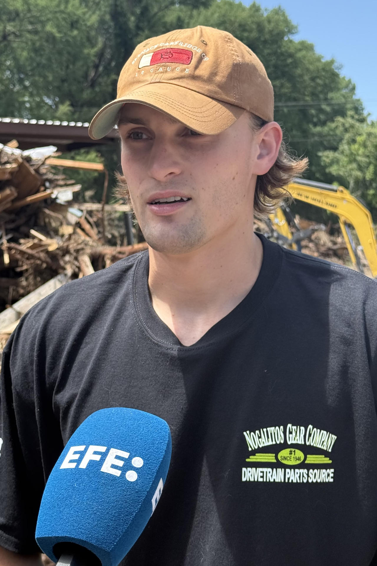 Christian Fell, superviviente de las inundaciones en Texas, habla durante una entrevista con EFE este 8 de julio de 2025, en Hunt (Estados Unidos). EFE/ Octavio Guzmán