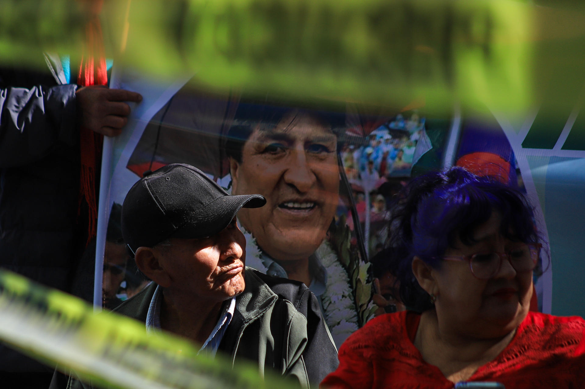Fotografía de archivo en donde se ven simpatizantes del expresidente de Bolivia Evo Morales (2006-2019) participan en una marcha en La Paz, Bolivia. EFE/ Gabriel Márquez