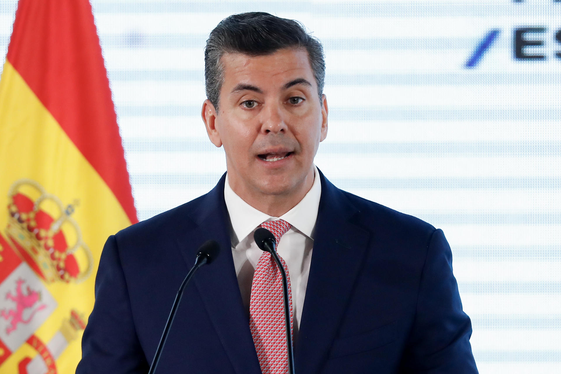 Fotografía de 27 de julio del presidente de Paraguay, Santiago Peña, en el Encuentro Empresarial Paraguay-España, en Asunción (Paraguay). EFE/ Juan Pablo Pino