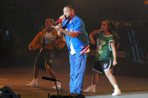 El actor y cantante estadounidense Will Smith durante el concierto que ha ofrecido hoy sábado en el Starlite Occident de Marbella. EFE / Juan Carlos Domínguez.