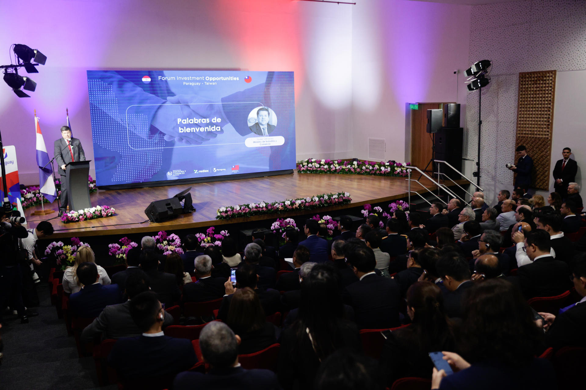 Fotografía general del Foro de Inversiones Paraguay-Taiwan este lunes, en Asunción (Paraguay). EFE/ Juan Pablo Pino