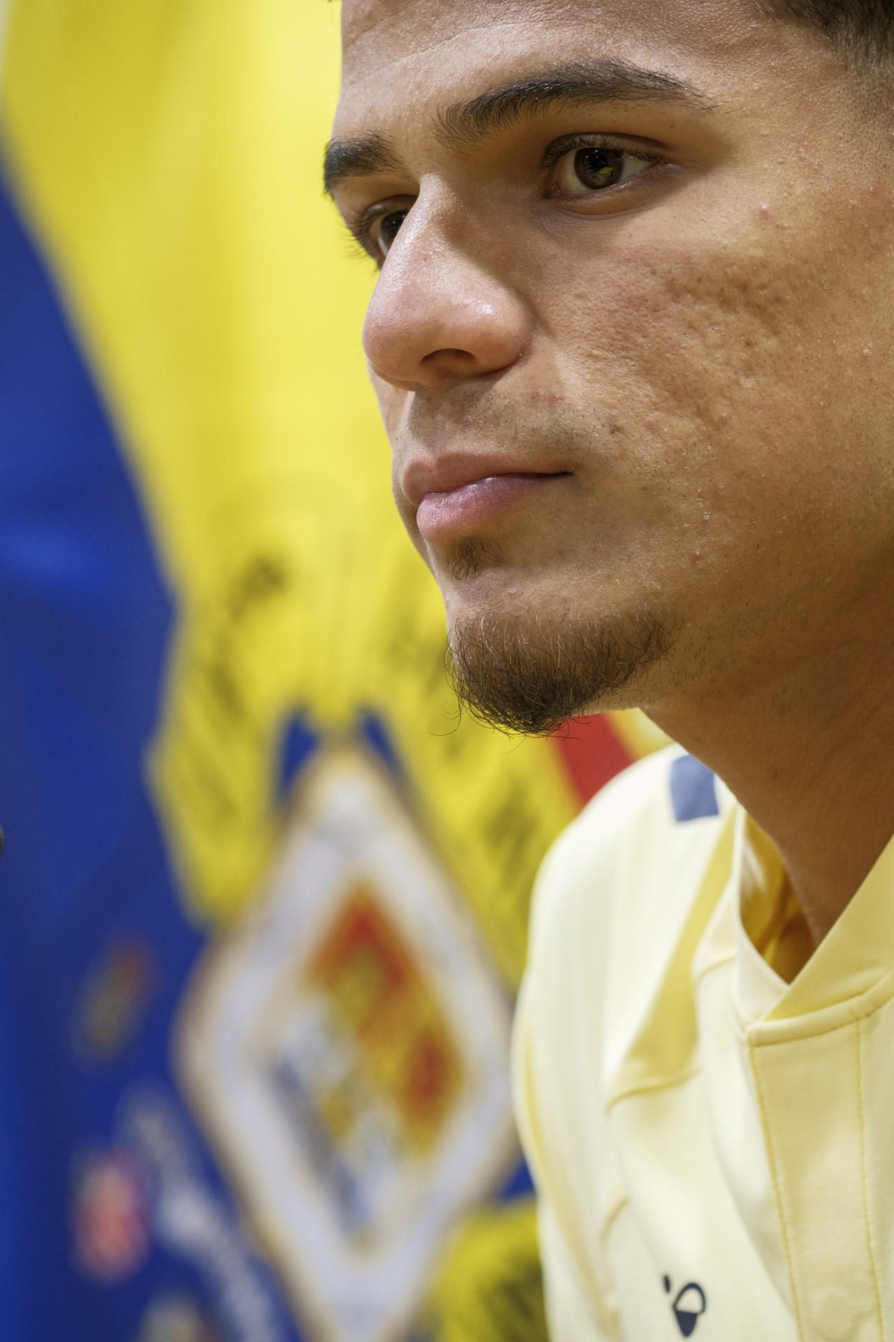 El mediocentro panameño Edward Cedeño durante su presentación como nuevo jugador del UD Las Palmas, este sábado. EFE/Ángel Medina G.