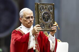 El Papa León XIV preside una misa solemne en la Basílica de San Pedro, en el Vaticano. EFE/ANGELO CARCONI
