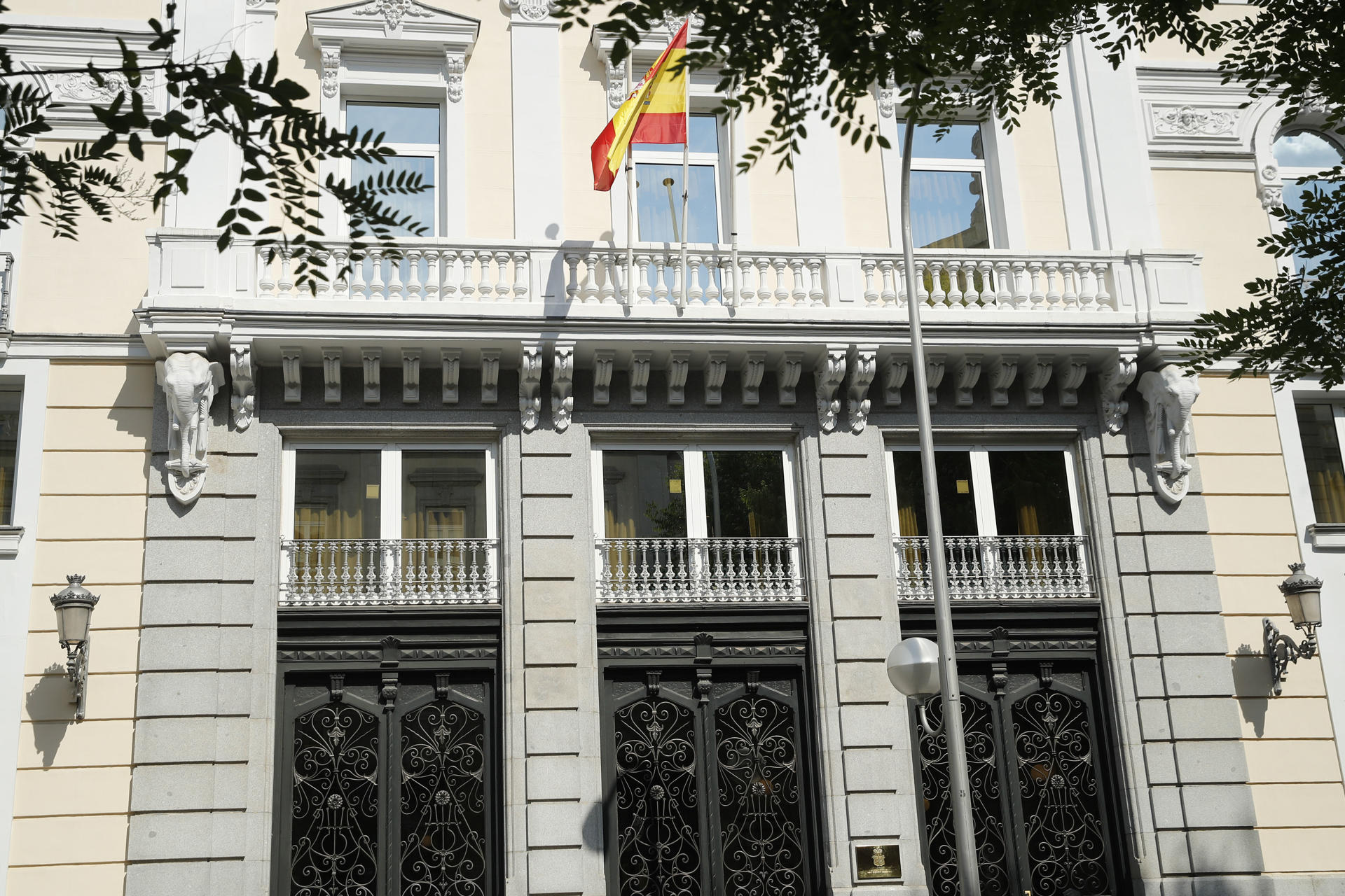 Imagen de archivo (25/06/2024) de la fachada del edificio sede del Consejo General del Poder Judicial (CGPJ). EFE/Anita de Chirico