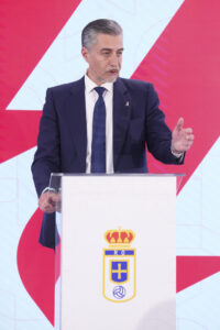 El presidente del Real Oviedo, Martín Peláez, durante el acto institucional que LaLiga celebra este lunes en su sede de Madrid para dar la bienvenida a los clubes ascendidos a Primera y Segunda División para la temporada 2025-2026. EFE/ Borja Sanchez-Trillo