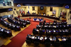 Vista general de una sesión en el Congreso salvadoreño en San Salvador (El Salvador). EFE/ Rodrigo Sura