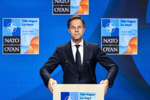 El secretario general de la OTAN, Mark Rutte, fue captado el pasado 25 de junio, durante una conferencia de prensa, en La Haya (Países Bajos) EFE/Robin Van Lonkhuijsen