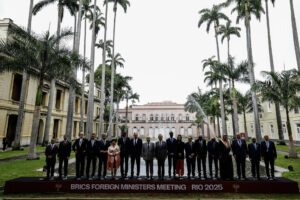 Fotografía de archivo de los cancilleres de los países miembros y invitados de los BRICS. EFE/ Antonio Lacerda