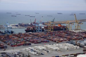 Vista de la terminal de contenedores del Puerto de Barcelona. EFE/Alejandro García.