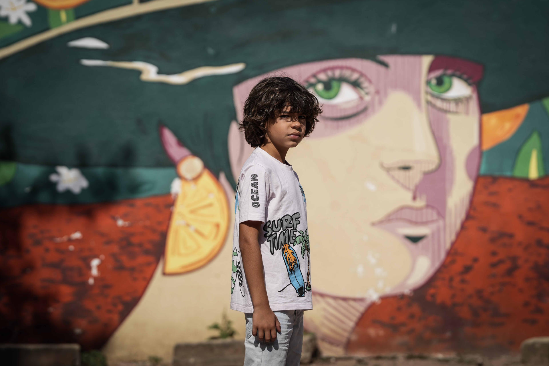 Cuando el próximo 29 de agosto la plataforma Netflix estrene su serie 'Dos tumbas' será la puesta de largo de un actor cordobés, que entonces tendrá 9 años recién cumplidos, y que comenzó hace dos como modelo de ropa infantil. EFE/ Rafa Alcaide