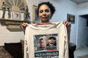 La líder del colectivo Buscadoras por la Paz en Sonora, Cecilia Delgado, posa durante una entrevista con EFE, este martes, en el municipio de Hermosillo (México). EFE/Daniel Sánchez
