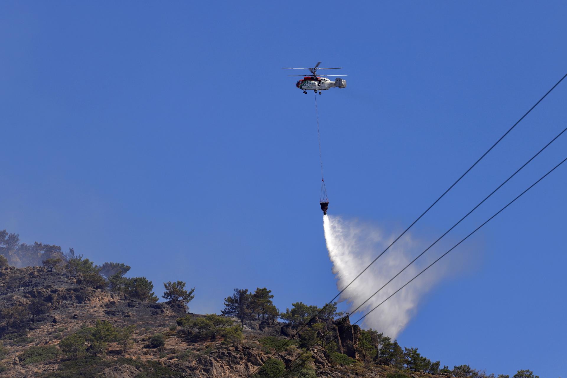 EFE/EPA/NIKOS CHALKIADAKIS