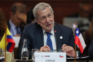 Fotografía de archivo del ministro de Relaciones Exteriores de Chile, Alberto van Klaveren. EFE/ Paolo Aguilar