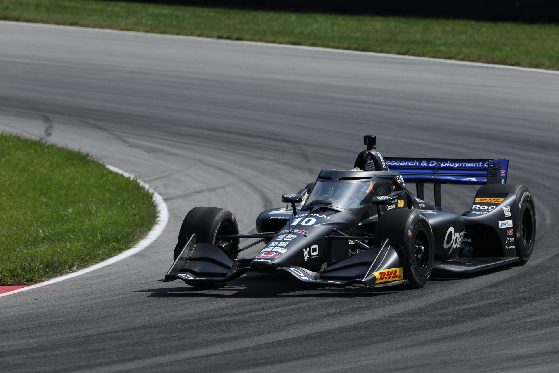 Álex Palou (Chip Ganassi) firmó este sábado la pole para la carrera de Mid Ohio, por delante de Christian Lundgaard (Arrow McLaren) y de Kyffin Simpson (Chip Ganassi). EFE/James J. Black/IndyCar /SOLO USO EDITORIAL/SOLO DISPONIBLE PARA ILUSTRAR LA NOTICIA QUE ACOMPAÑA /CRÉDITO OBLIGATORIO