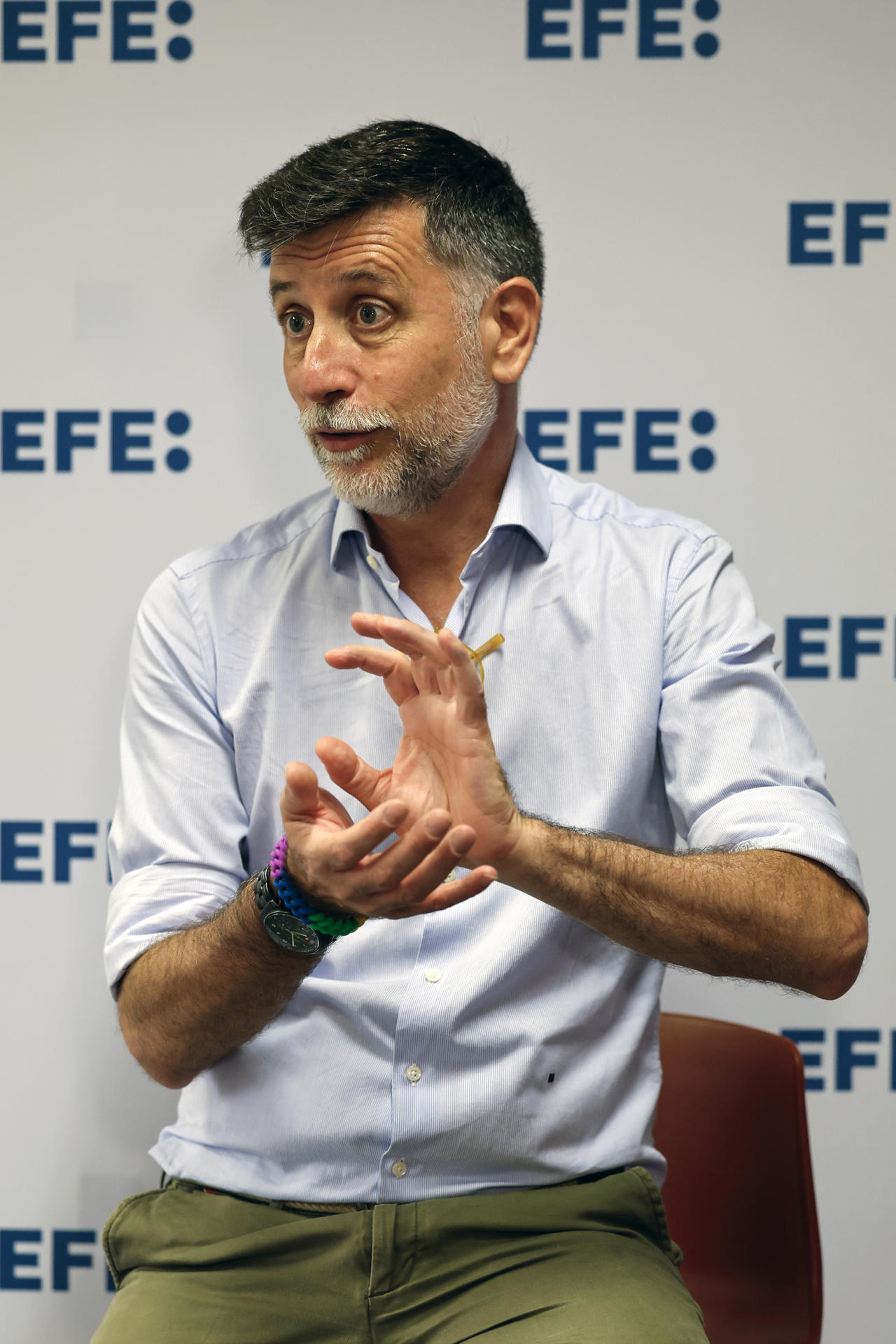 Más de 300 millones de personas en todo el mundo tienen necesidades humanitarias, el triple que hace solo cinco años, una situación que se da cuando los principales países donantes están aplicando recortes "sin precedentes" en la ayuda al desarrollo, advierte el director general de Oxfam Intermón, Franc Cortada. EFE/Toni Albir