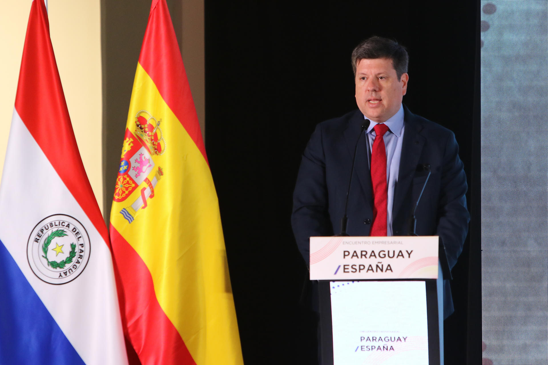 El ministro de Industria y Comercio de Paraguay, Javier Giménez, habla en el Foro empresarial Paraguay-España este miércoles, en Asunción (Paraguay). EFE/ Eduardo Velazquez