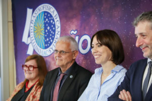 La ministra de Ciencia e Innovación del Gobierno de España, Diana Morant (2d), junto al director del IAC, Valentín Martínez Pillet (2i), este miércoles en el consejo rector del Instituto Astrofísico de Canarias en Breña Baja (La Palma). Diana Morant ha anunciado este miércoles una propuesta formal financiada con 400 millones de euros para que el Telescopio de Treinta Metros (TMT, por sus siglas en inglés) se instale en la isla de La Palma.EFE/ Luis G. Morera