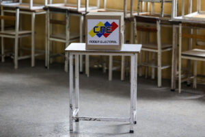 Fotografía de una urna electoral, en Caracas (Venezuela). EFE/ Miguel Gutierrez