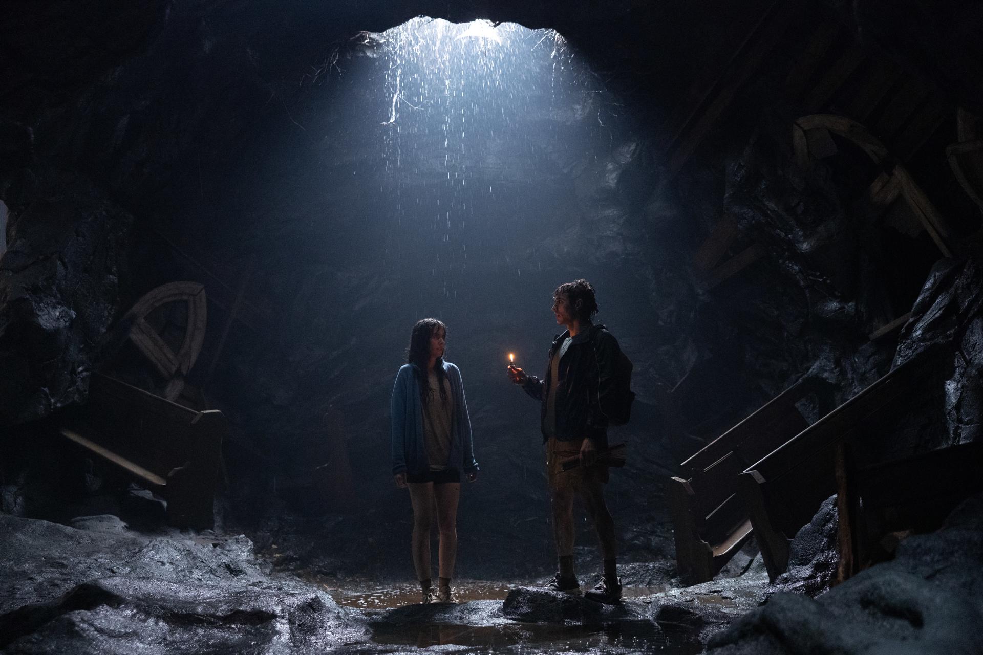 Fotograma cedido donde aparece Alison Brie como Millie y Dave Franco como Tim, durante una escena de la película de horror romántico, 'Together', que se estrena en las salas de cine este 30 de julio. EFE/Ben King/Neon